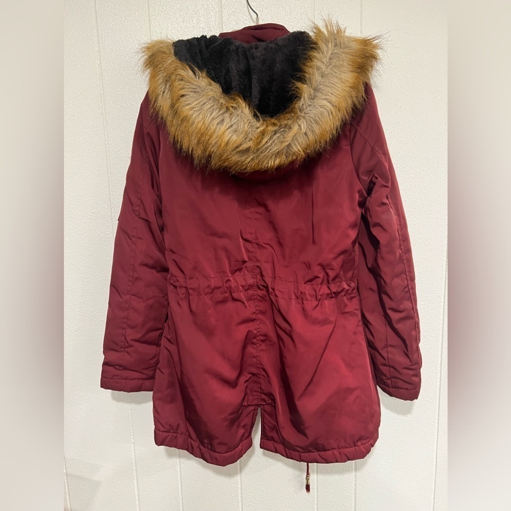 YMI burgundy red classic winter jacket w/ golden accents and fur detailed hoodie - Picture 4 of 12